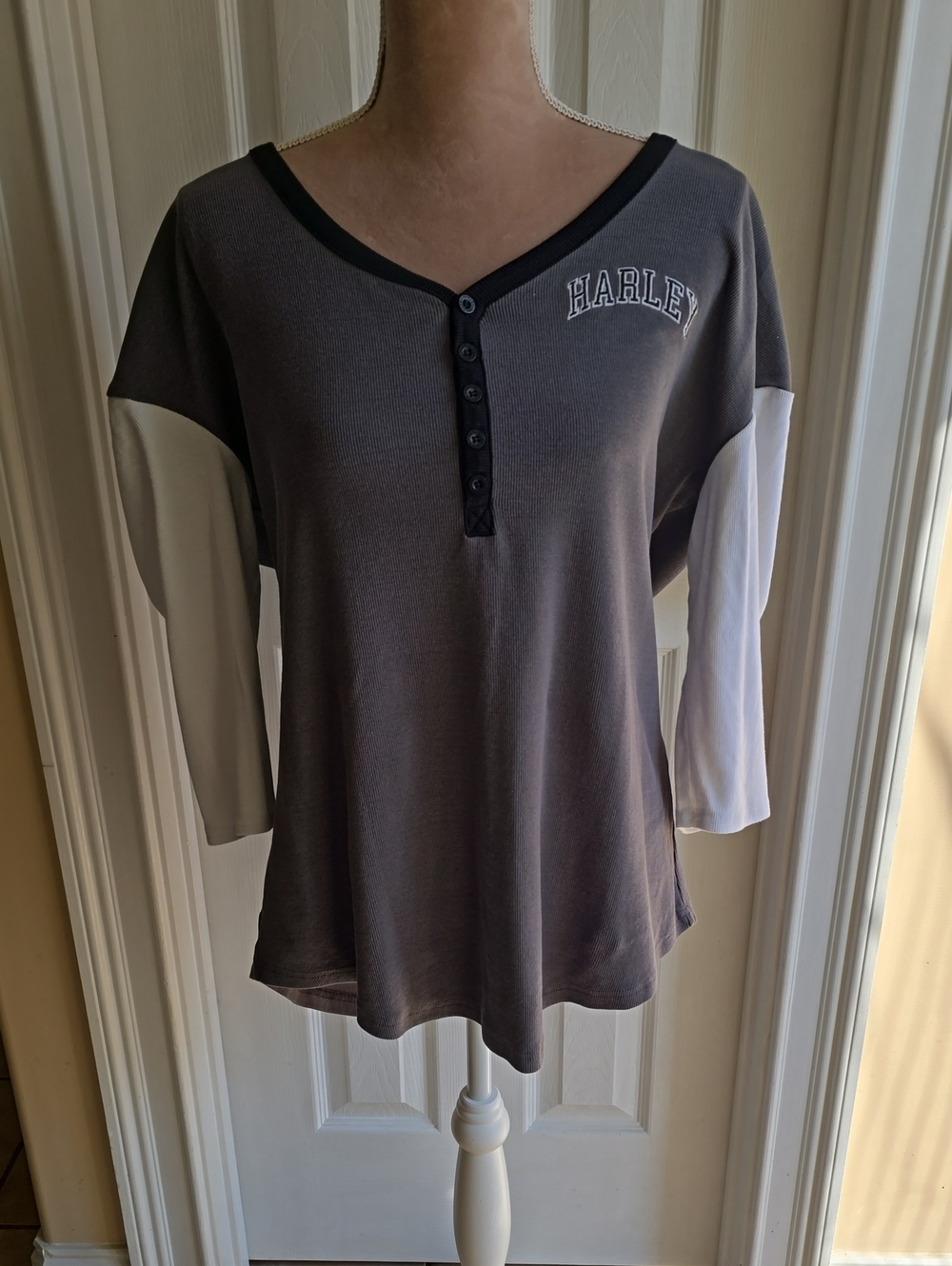 Womens 2Xl Harley-Davidson Gray & White Henley Long Sleeve Top